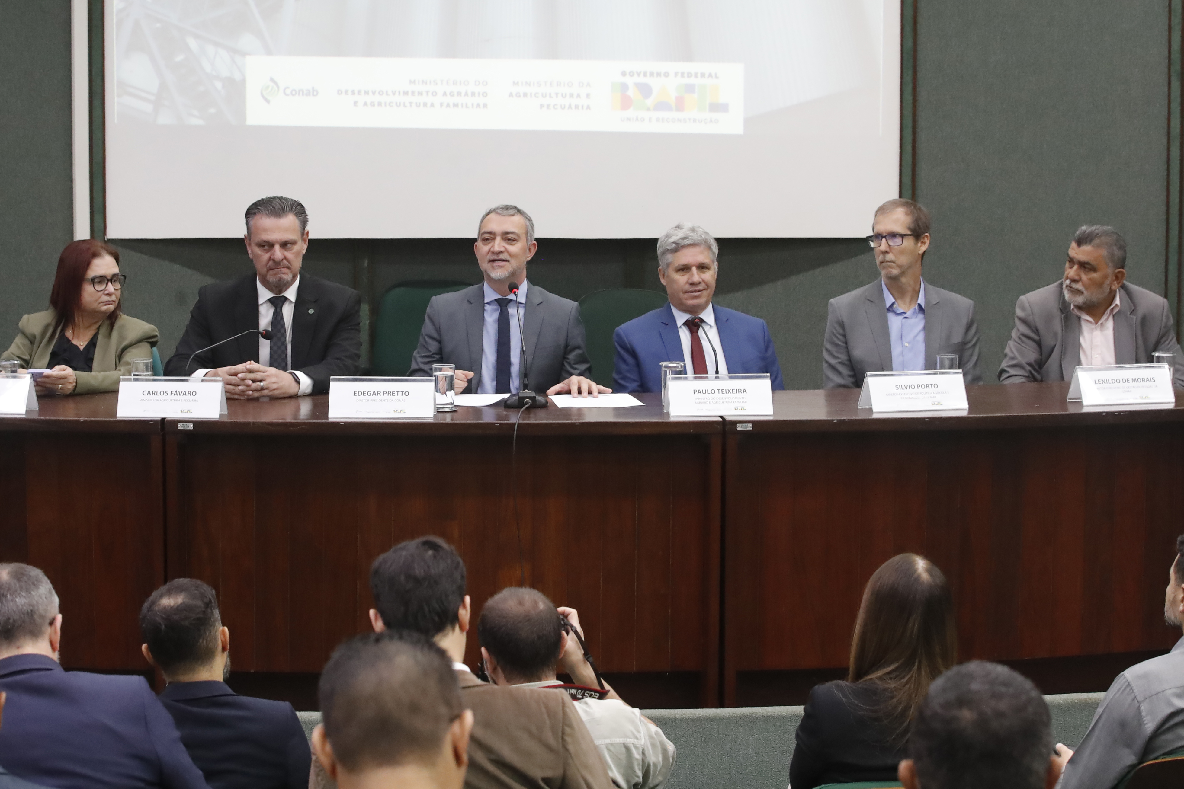 Ir para  <p>Depois de 6 anos, o governo retoma a aquisi&ccedil;&atilde;o de produtos para forma&ccedil;&atilde;o de estoques p&uacute;blicos. A Companhia Nacional de Abastecimento (Conab) iniciar&aacute; a compra de 500 mil...